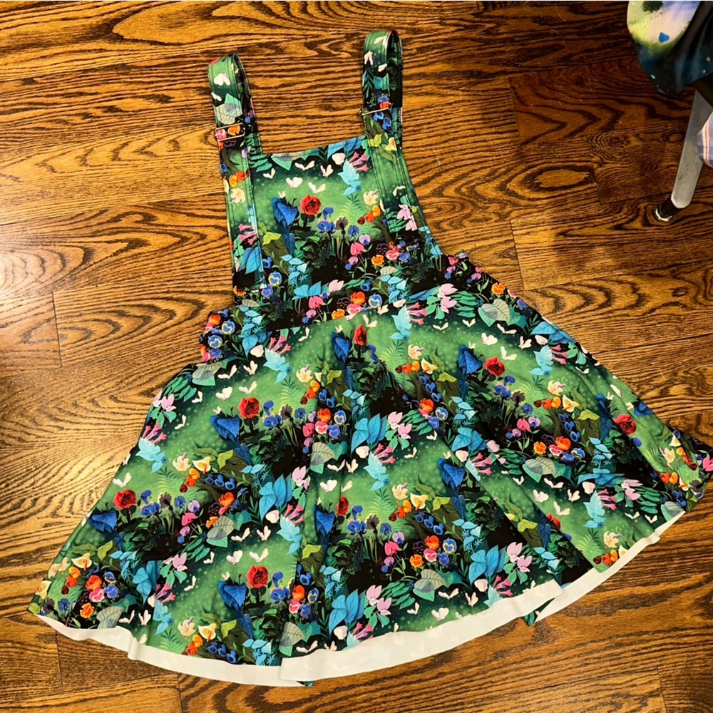 Blackmilk x Disney Alice in Wonderland Pocket Pinafore L